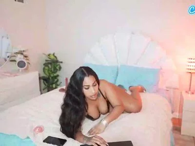 Golden Ticket Show Recording (2 / 2) from 2025-02-05 01:51:04 by Katt Leya