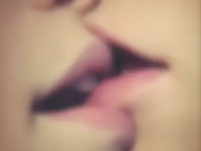 KruellaTee (kruellatee) XXX Porn Videos - Kisses