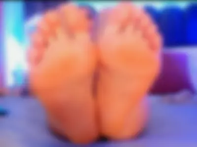 Jessica (Lauureen) - My sweet and soft soles 👣❤ on Camsoda 