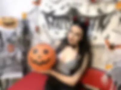 Ilona Visky (Ilonavisky) - The Devil and the Pumpkin on Camsoda 