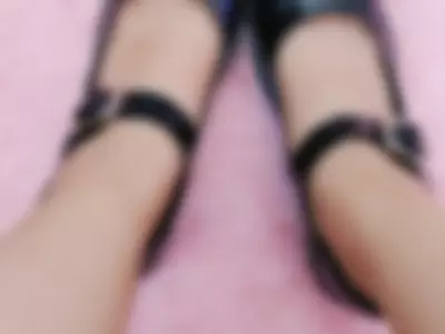 Hikikodoll - Shoes to walk on you 👀 on Camsoda 