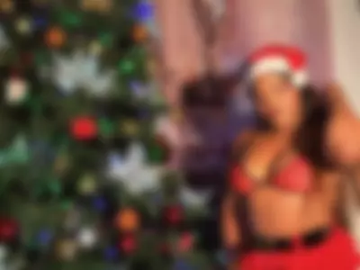 Luna Lyon (Lunalyon) - Christmas in Pictures on Camsoda 