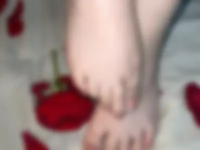 Worships my beautiful feet 🥵 by ArielSexHot