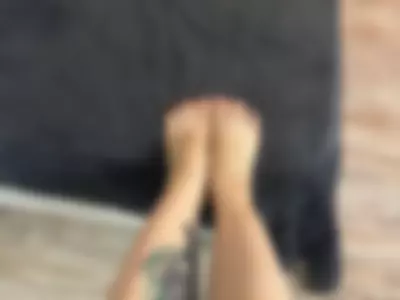 Veronica-Hazel - foot fetish🤍 on Camsoda 