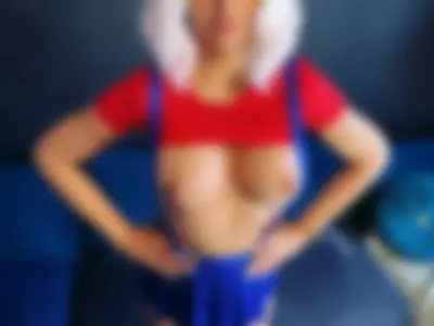 Queen Barbie Playmate (Queenbarbieplaymate) - Super Mario on Camsoda 