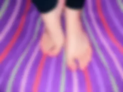 feet ;) by nadanadiaa