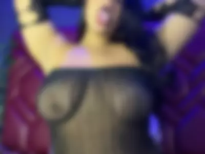 Thick and sexy 🔥 by SussieRogers