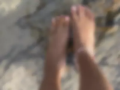 Footsies by JuicyMangoes