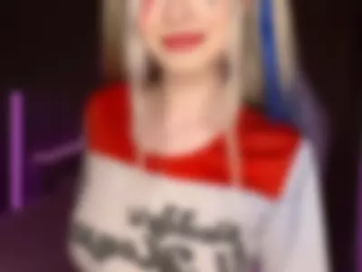 Harley Quinn by Mona
