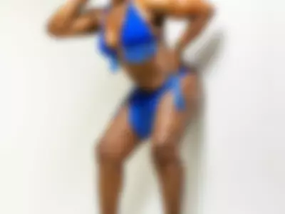 look at my body by lola-hornei
