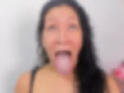Me encanta mostrarte mi lado más real… by Angie Will