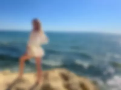 Sea, beach and me by LunaLicks