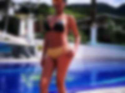 Swimming pool's afternoon by Jessica Ferrer