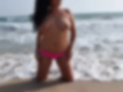 sweetadalyn (sweetadalyn) XXX Porn Videos - Day at the Beach Topless