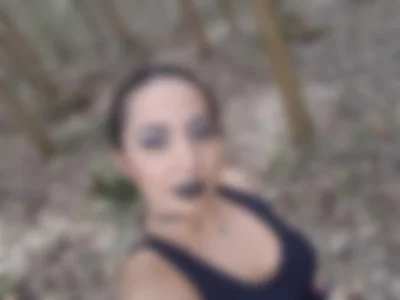 Vane Colorado (miapresley) XXX Porn Videos - In the middle of a forest