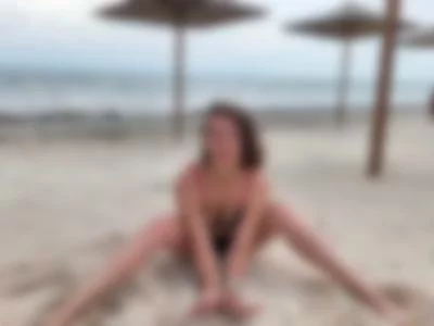 angryanistasia (angryanistasia) XXX Porn Videos - horny at the beach