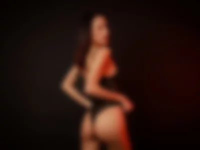 Emma Fiore (emma-fiore) XXX Porn Videos - Black Background
