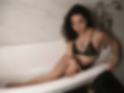 aishagold (aishagold) XXX Porn Videos - Bath, me and your dreams