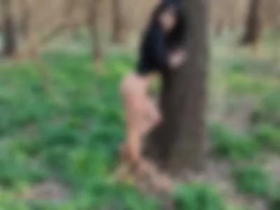 CatherineWills (catherinewills) XXX Porn Videos - Nude in the woods !!!