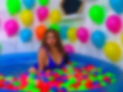 dimitra-cora (dimitra-cora) XXX Porn Videos - Water, ballons & a sexy girl