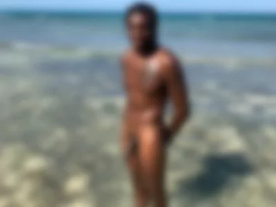 EmilyJaames122 (emilyjaames122) XXX Porn Videos - JAMES STANDING NAKED IN JAMACIAN OCEON