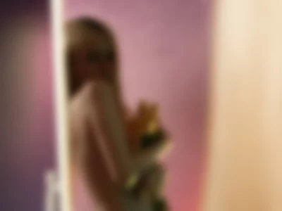 Galaxy Molly (galaxy-molly) XXX Porn Videos - Topless with flowers