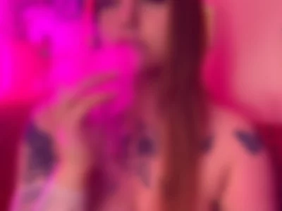 NaomiSky (naomisky) XXX Porn Videos - Smoke me bb