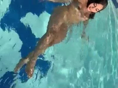 Gaby Ferrer (gabyferrer) XXX Porn Videos - Naked in a public pool!