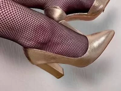 MikkySuny (mikkysuny) XXX Porn Videos - Gold heels