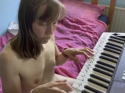 Playing the keyboard in the nude by Wamgirlx - British MILF WIFE