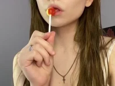 Rhiana (Rhiana-martinez) - Eating and licking lollipop on Camsoda 