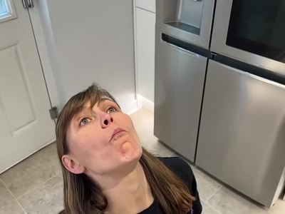 Water Spraying by Hairy Pussy British MILF