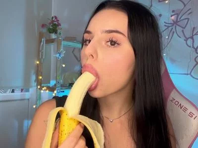 Jenn-Young (jenn-young) XXX Porn Videos - I wanna eat u like this banana