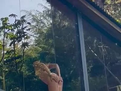 I am captured by someone while I play my pussy 😶 by Mariana