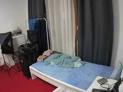 Voyeurcam short clip from voyeurcam-julmodels-reallife-3 recorded at November 22, 2023, 9:28 by voyeur-house
