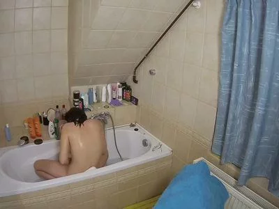 Voyeurcam short clip from voyeurcam-julmodels-bath-2nd-1 recorded at November 22, 2023, 10:43 by voyeur-house