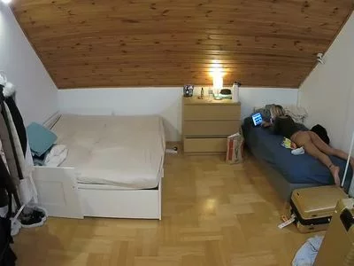 Voyeurcam short clip from voyeurcam-julmodels-greybed-3 recorded at November 23, 2023, 10:02 by voyeur-house
