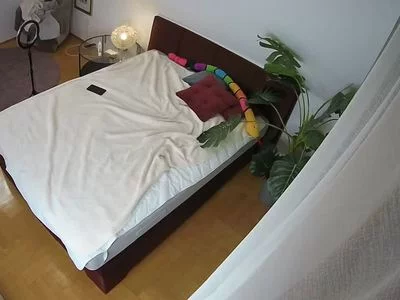 Voyeurcam short clip from voyeurcam-julmodels-whitebed-5 recorded at November 25, 2023, 7:02 by voyeur-house
