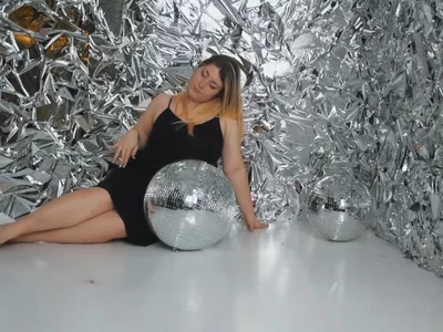 SofiaLuxAntiquity (sofialuxantiquity) XXX Porn Videos - With a taste of winter