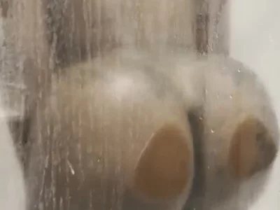 shower w/ ebony! by therealebonymystique