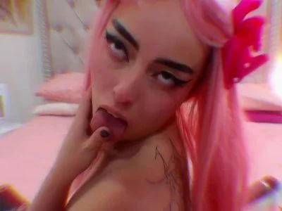MY HOTTEST VIDEO EVER, WHAT ARE YOU WAITING FOR TO SEE IT? by CristalUwu