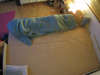 Voyeurcam short clip from voyeurcam-julmodels-whitebed-3 recorded at May 4, 2024, 9:53 by reallifecam