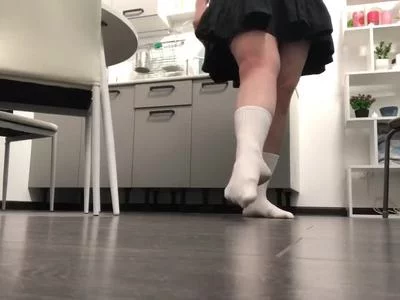 Mia-Kita (mia-kita) XXX Porn Videos - to keep this socks white you better never let me touch the floor