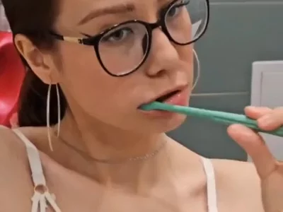 MissMiaMurr (missmiamurr) XXX Porn Videos - Teeth cleanings with a happy ending