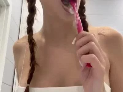 evasunshine (evasunshine) XXX Porn Videos - BRUSHING MY TEETH