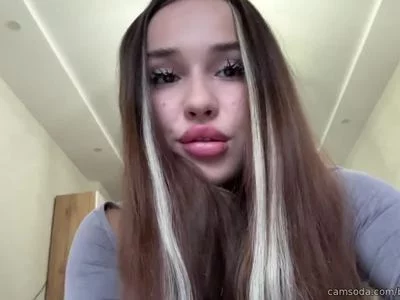 Brenda (brenda-m00n) XXX Porn Videos - Eyes and lips licking