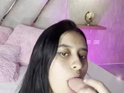 Ashleyy Vega (Ashleyyvega) - SLOPPY BLOWJOB💦💦 on Camsoda 