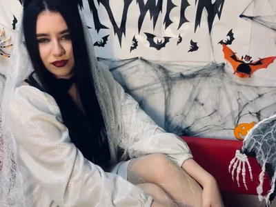 Ilona Visky (Ilonavisky) - The Devil's Bride on Camsoda 