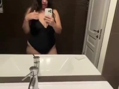 Melissa Boom (Melissaboom) - In the mirror on Camsoda 