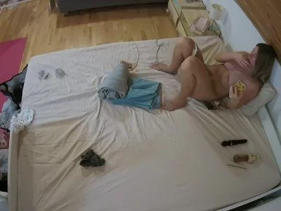 Voyeurcam short clip from voyeurcam-julmodels-whitebed-3 recorded at November 29, 2024, 10:17 by reallifecam